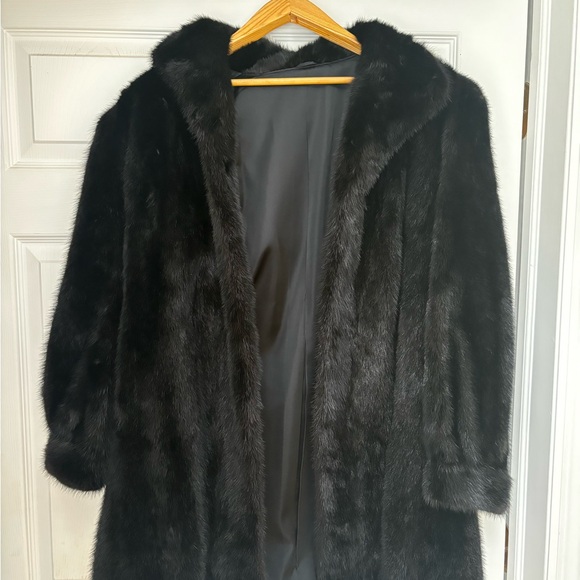 MINK BRAND Luxurious Black Faux Fur Coat